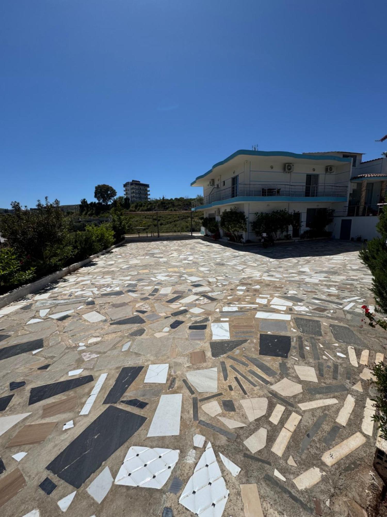 Irini Hotel 3*